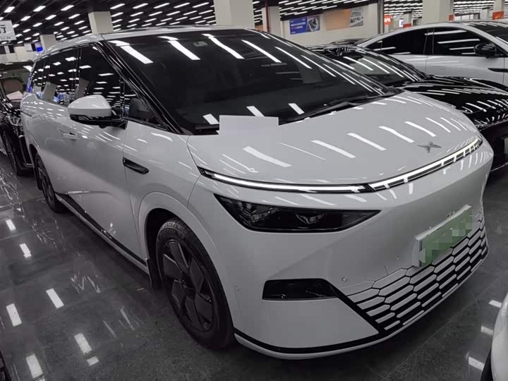 Фото 4 - XPeng X9