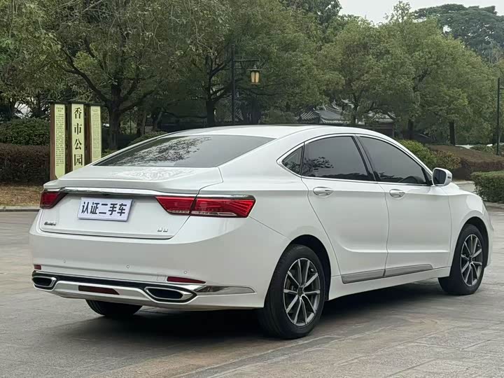 Фото 7 - Geely Emgrand GT