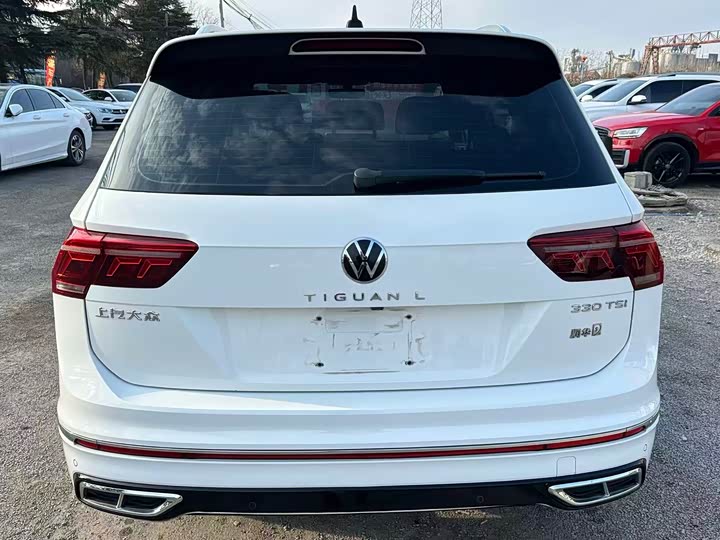 Фото 4 - Volkswagen Tiguan L Pro