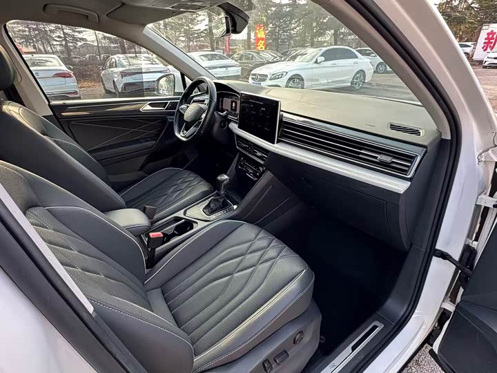 Фото 6 - Volkswagen Tiguan L Pro