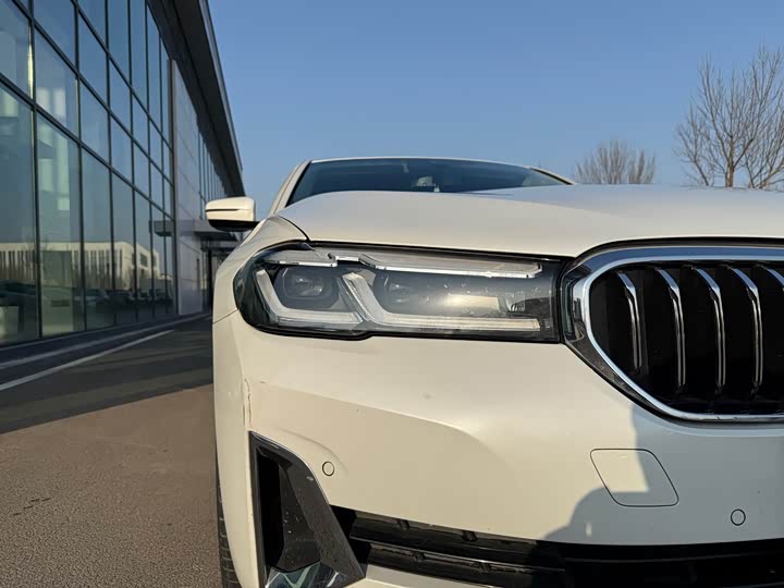 Фото 3 - BMW 5 Series