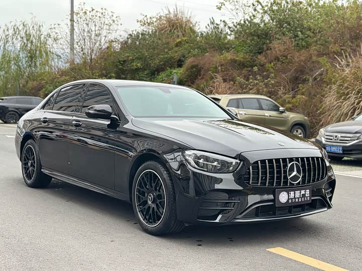 Фото 3 - Mercedes-Benz E-Class