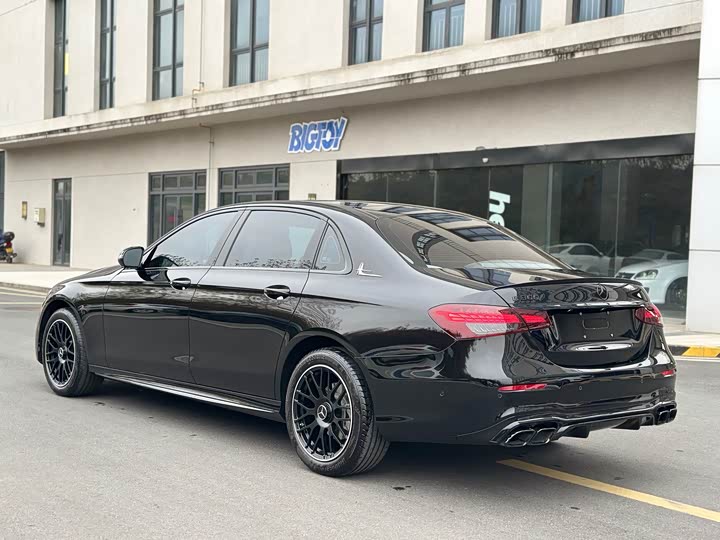 Фото 5 - Mercedes-Benz E-Class