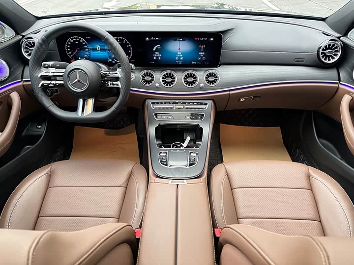 Фото 8 - Mercedes-Benz E-Class