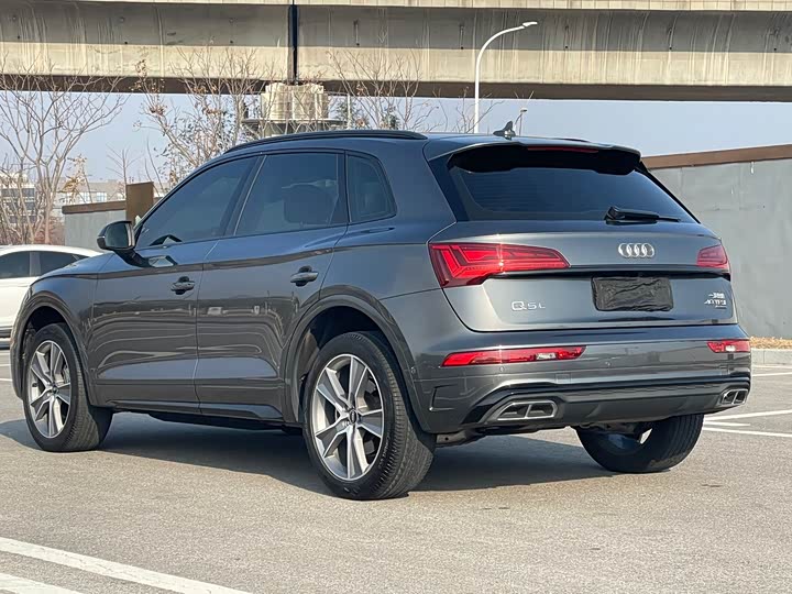 Фото 4 - Audi Q5L