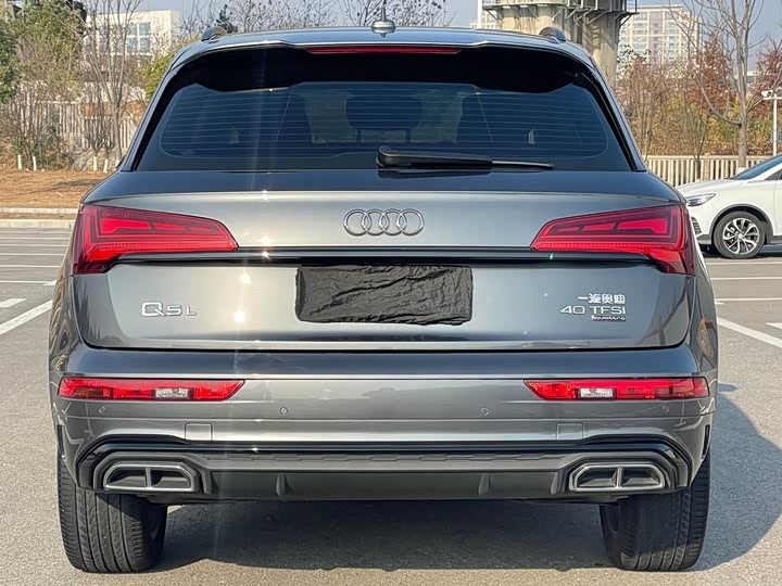 Фото 6 - Audi Q5L