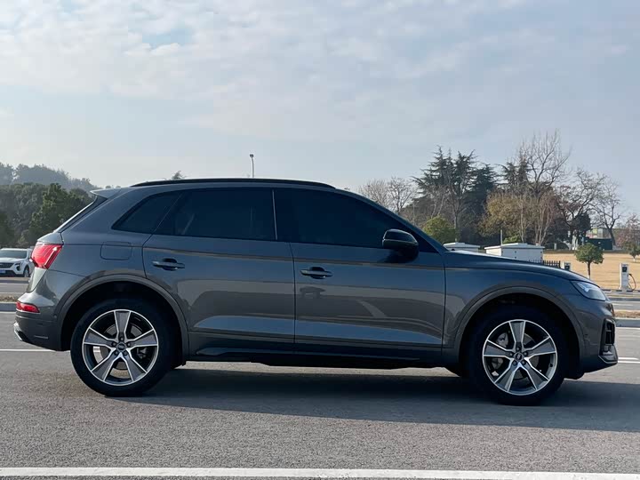 Фото 7 - Audi Q5L
