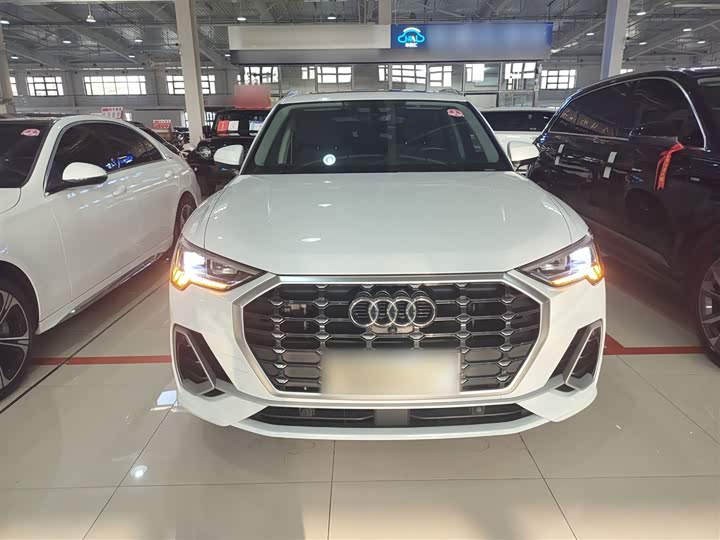 Фото 3 - Audi Q3