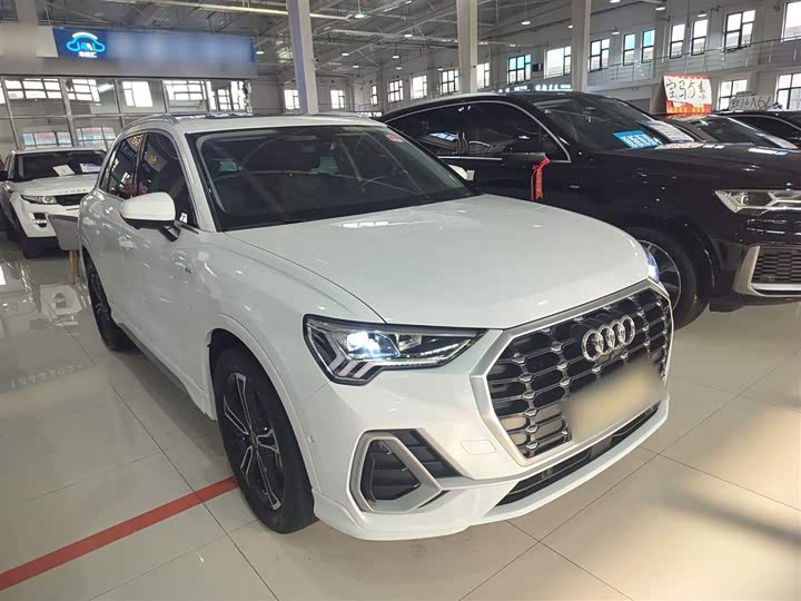 Фото 4 - Audi Q3