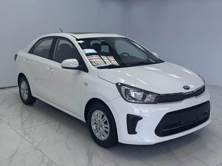 Фото 3 - Kia Pegas