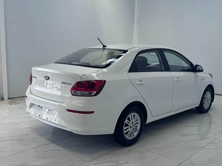 Фото 6 - Kia Pegas