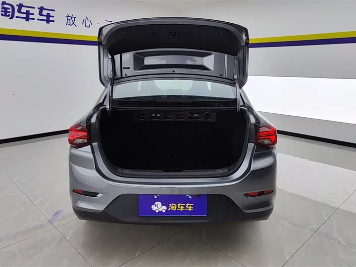 Фото 4 - Chevrolet Onix (Cavalier)