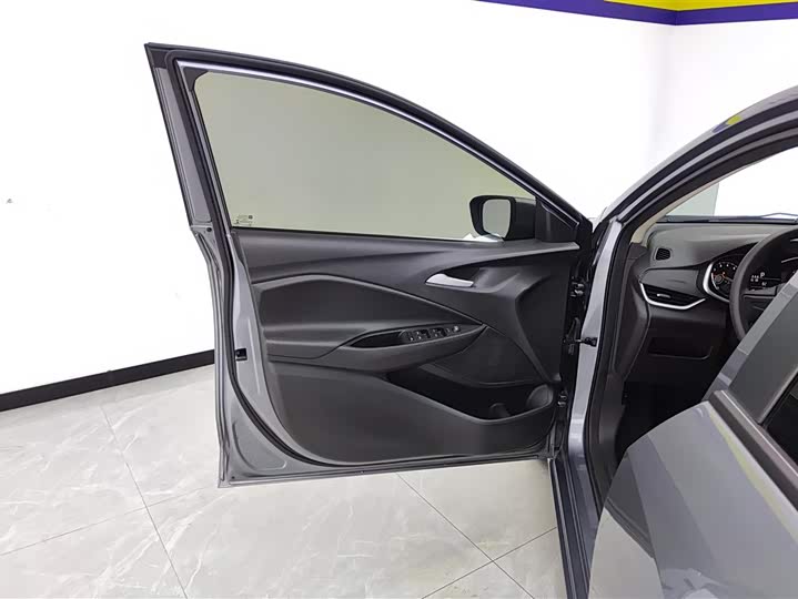 Фото 7 - Chevrolet Onix (Cavalier)