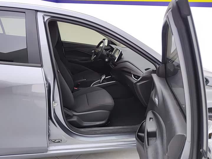 Фото 8 - Chevrolet Onix (Cavalier)