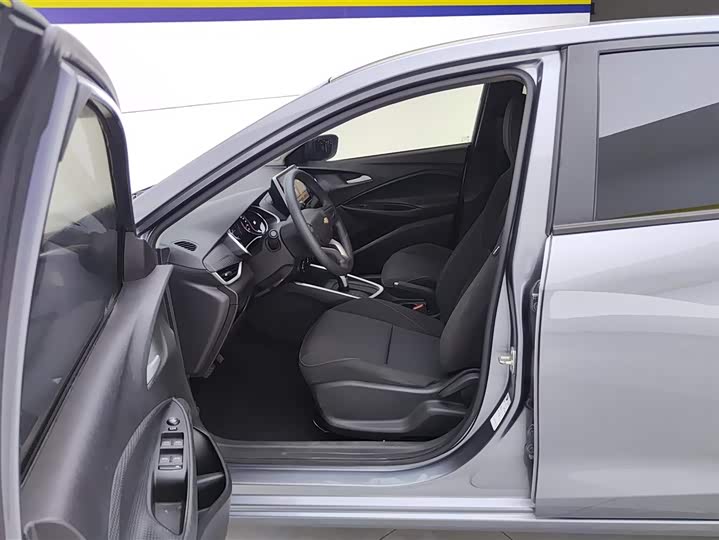 Фото 9 - Chevrolet Onix (Cavalier)