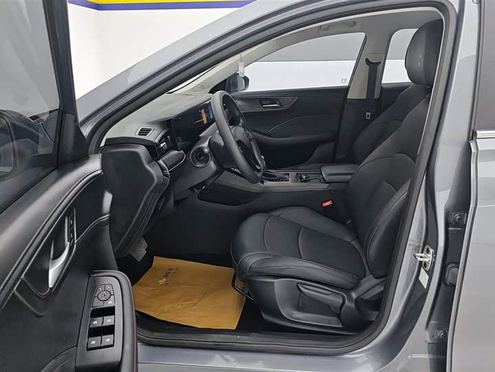 Фото 9 - Roewe i5