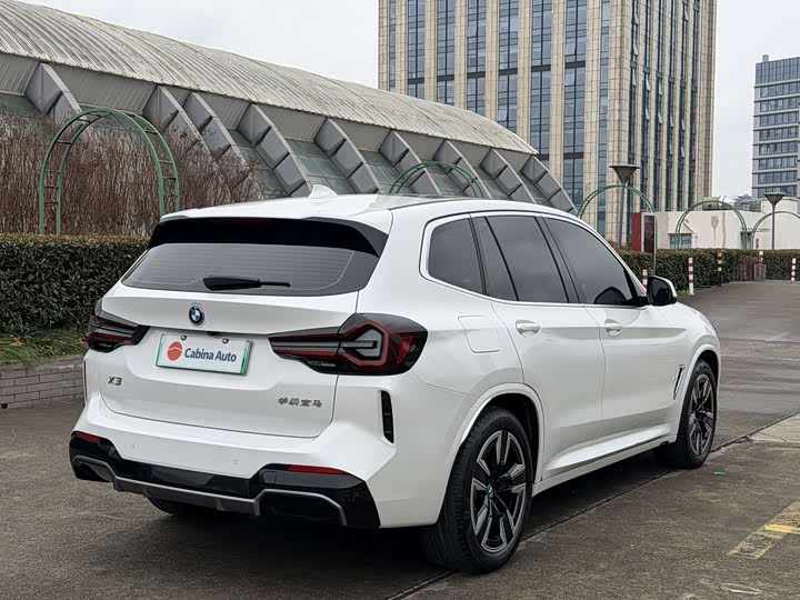 Фото 4 - BMW iX3