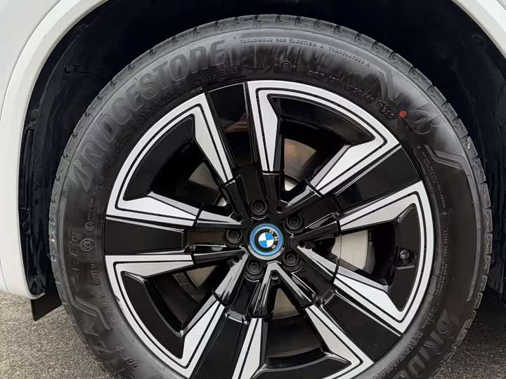 Фото 7 - BMW iX3