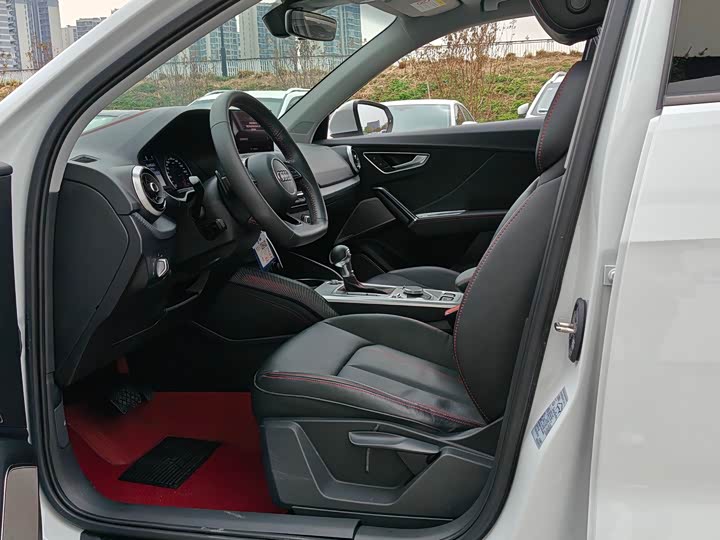 Фото 6 - Audi Q2L