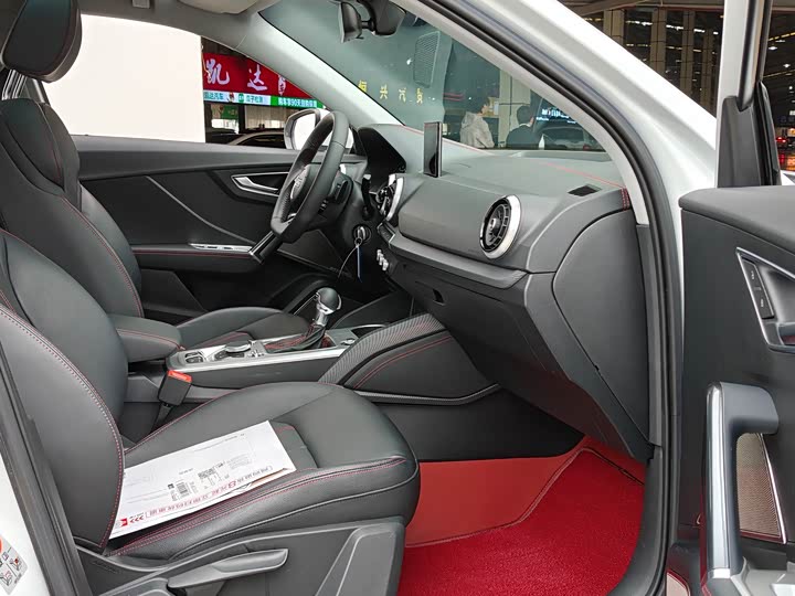 Фото 7 - Audi Q2L