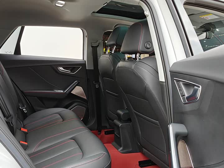 Фото 9 - Audi Q2L