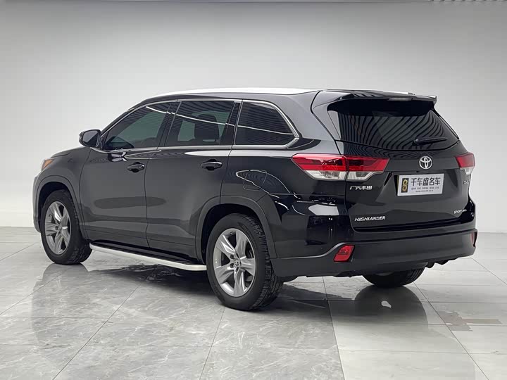 Фото 4 - Toyota Highlander