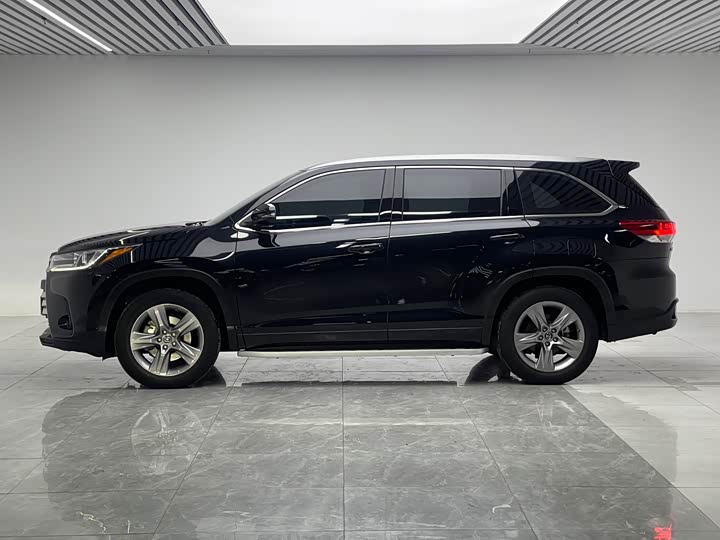 Фото 7 - Toyota Highlander