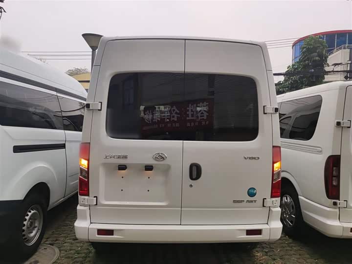 Фото 6 - Maxus V80