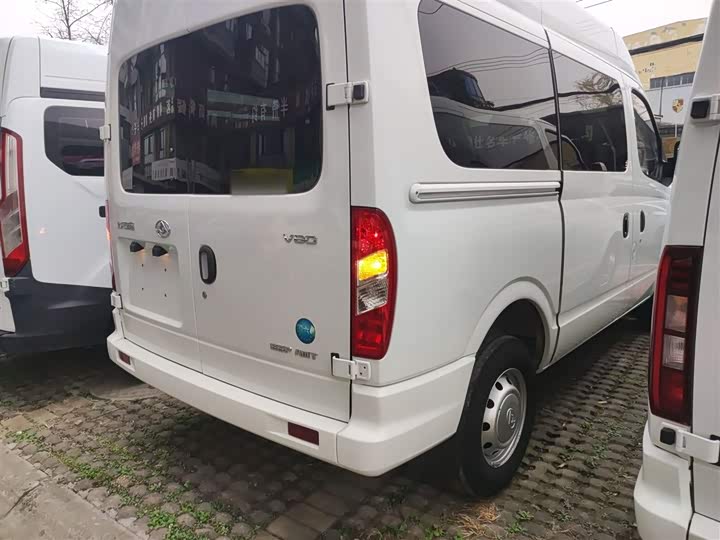 Фото 7 - Maxus V80