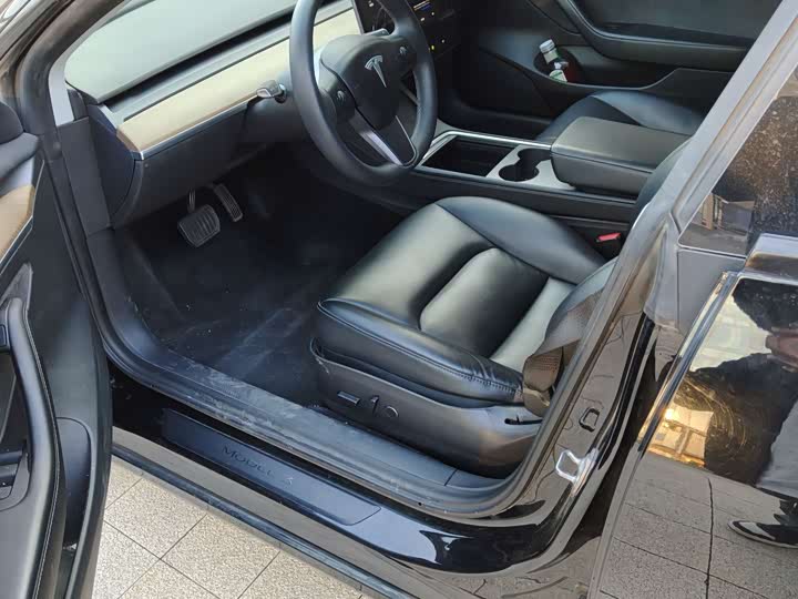 Фото 5 - Tesla Model 3