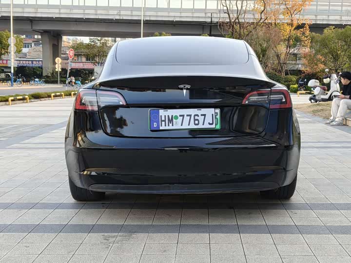 Фото 8 - Tesla Model 3