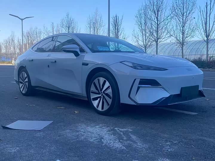 Фото 3 - Geely Galaxy E8