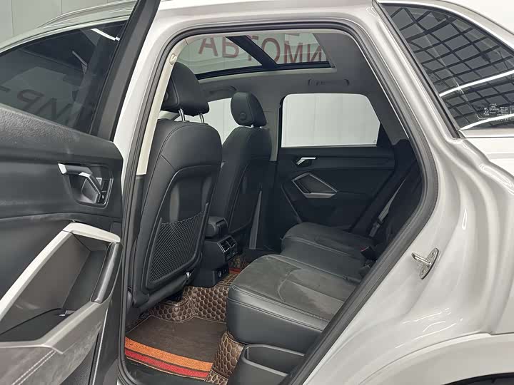 Фото 5 - Audi Q3