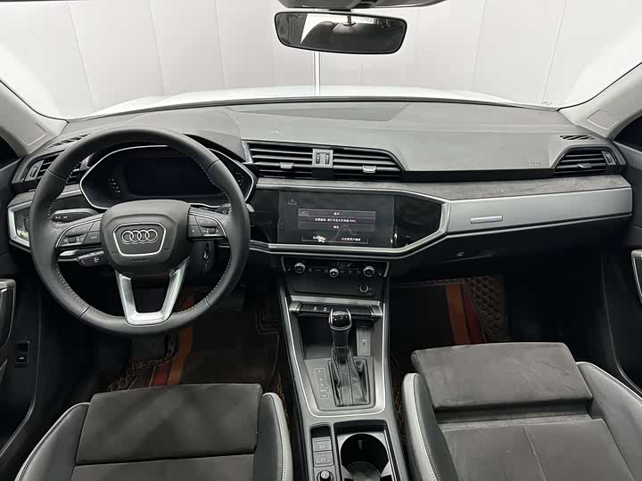 Фото 6 - Audi Q3