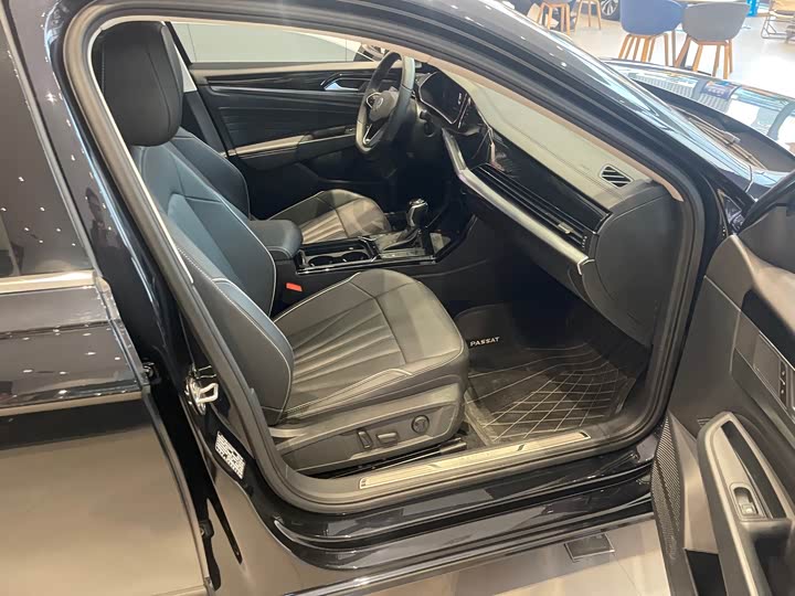 Фото 4 - Volkswagen Passat