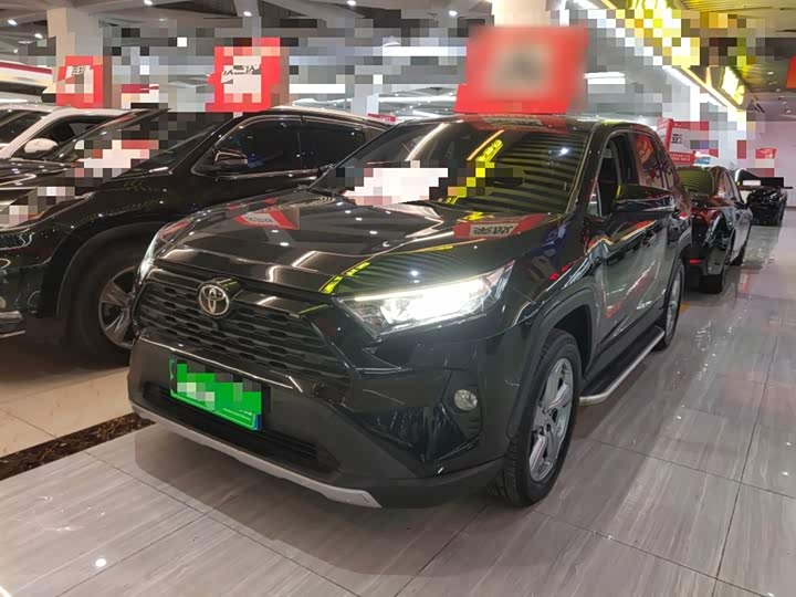 Фото 2 - Toyota RAV4