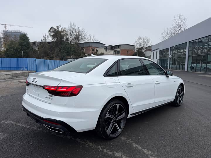 Фото 7 - Audi A4L