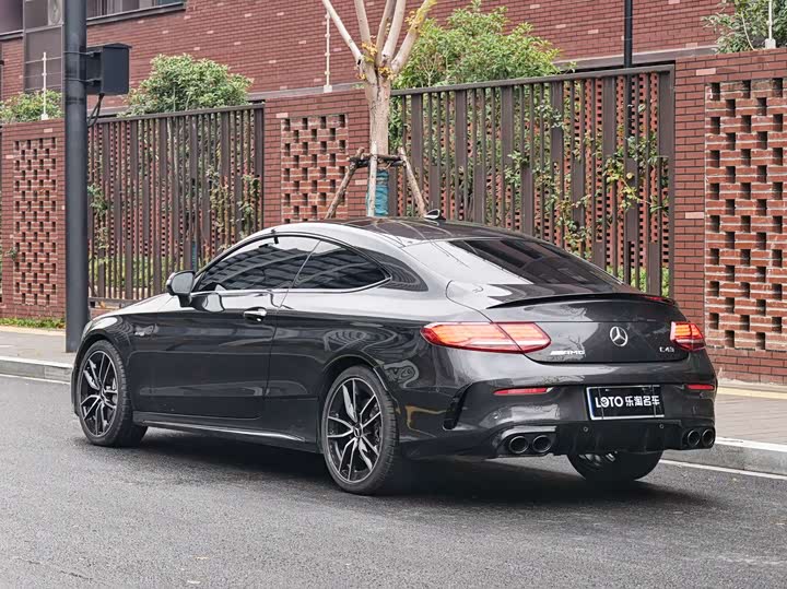 Фото 5 - Mercedes-Benz C-Class AMG