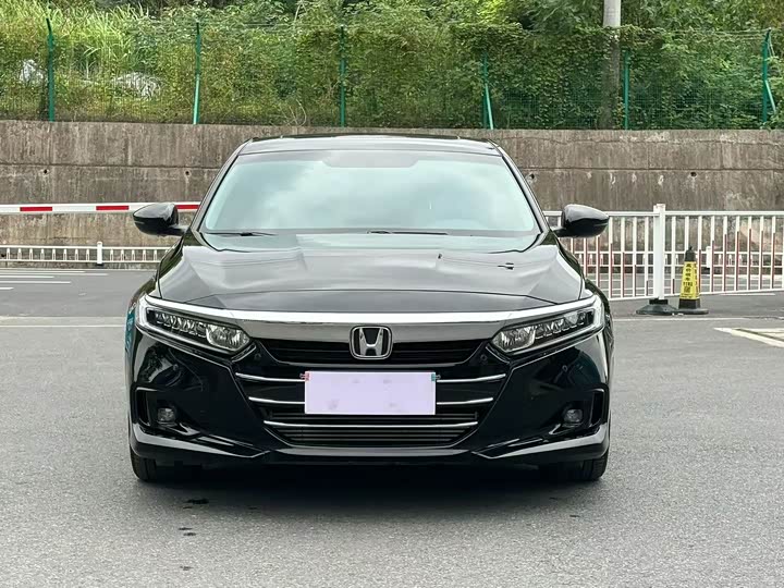 Фото 3 - Honda Accord