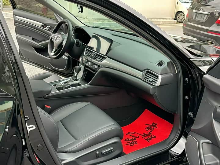 Фото 6 - Honda Accord