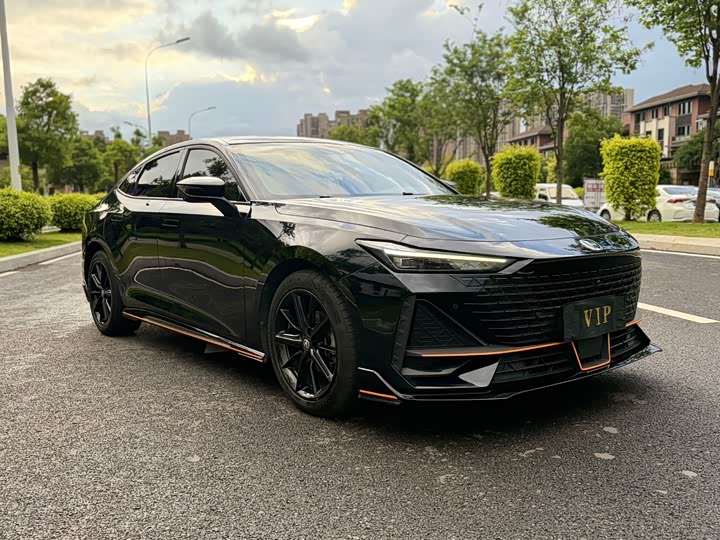 Фото 3 - Changan UNI-V