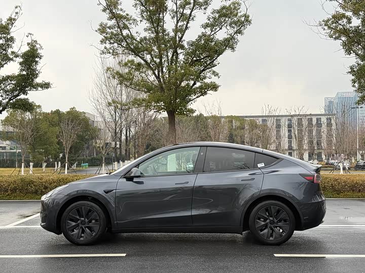 Фото 8 - Tesla Model Y