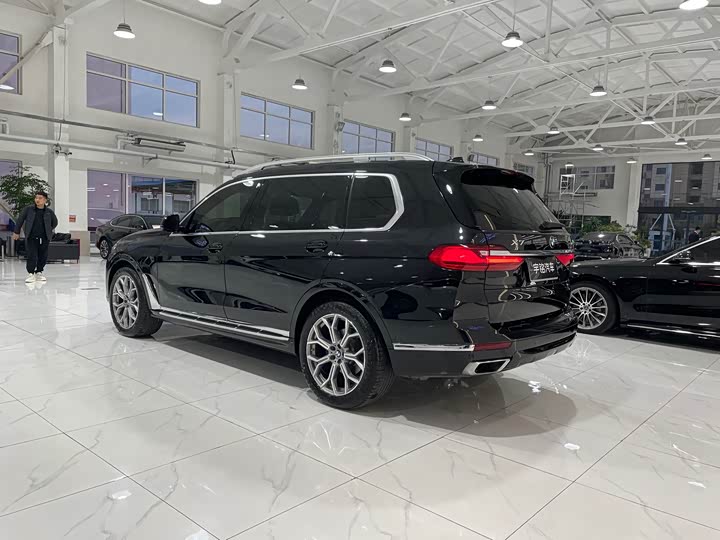 Фото 4 - BMW X7