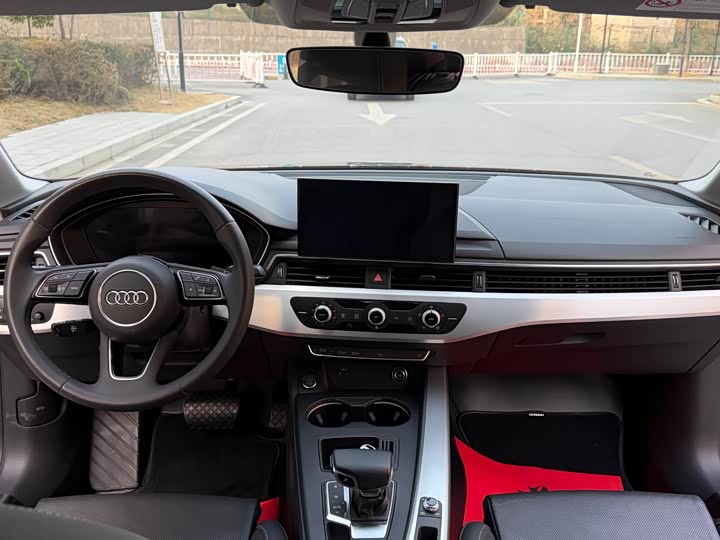 Фото 4 - Audi A4L