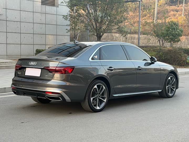 Фото 7 - Audi A4L