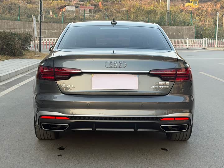 Фото 8 - Audi A4L