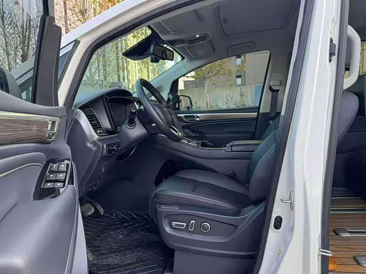 Фото 4 - GAC Trumpchi M8