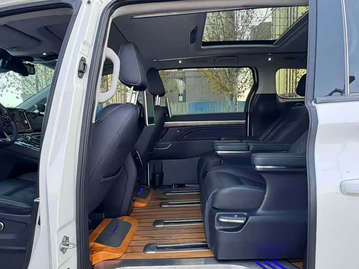 Фото 5 - GAC Trumpchi M8