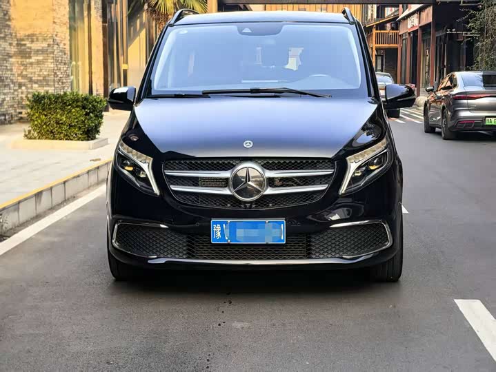 Фото 2 - Mercedes-Benz V-Class