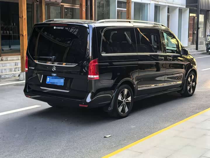 Фото 4 - Mercedes-Benz V-Class